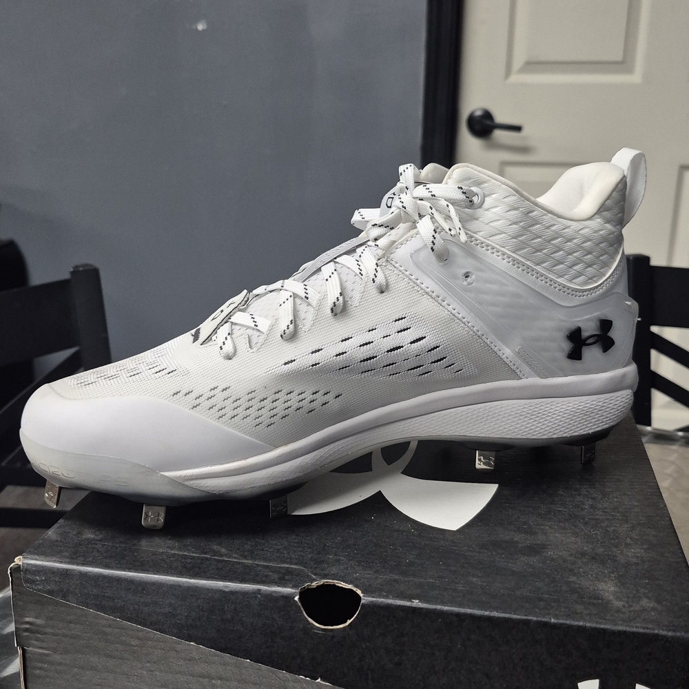 Under Armour Men's White Athletic Cleats